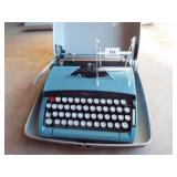 Sears Citation 2 Typewriter in Case