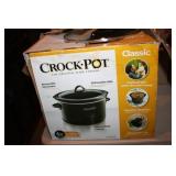 Round Crock Pot in Box 4qt w/lid