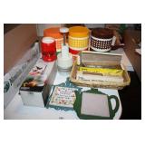 Round Plastic Containers; Checked pattern