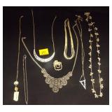 Lot of Costume Style Necklaces (8 total) Lot of Costume Style Necklaces (8 total)