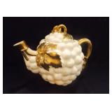 Teapot, Grapes with gold leaves Teapot, Grapes with gold leaves