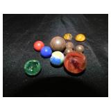 10 vintage variety marbles/shooter
