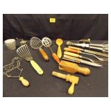 Wood Handle Kitchen Utensils x 14