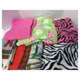 6 Fleece pieces of fabric for Throws