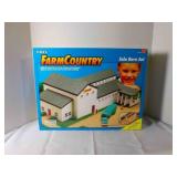 ERTL 95 piece Farm Country Sale Barn set - box