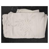 Lace-clad Table Cloth, White, 60'x80'