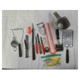 Kitchenware; Lemon wedge squeezer, Masher