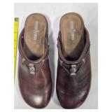 Ladies clogs; Minnetonka Silverthorne style