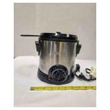 Chefman Deep Fryer; slight rust on basket
