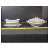 Round Casserole Dish w/lid & Gravy Boat