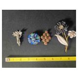 Jewelry pins; Christmas candle, flower