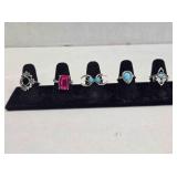 5 size 6½ ladies rings; Black round