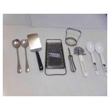 Vintage All in 1 Metal Grater - Vintage Biscuit