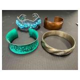 4 - BRACELET/CUFFS