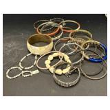 LARGE ASSORT. BRACELETS