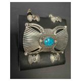 NATIVE AMERICAN TURQUOISE BOW GUARD BRACELET