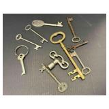 10 - VINTAGE SKELETON KEYS