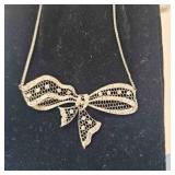 Antique Platinum Bow 2.7ct Diamonds