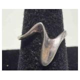 Sterling silver zig zag wave ring