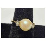 14K gold ring Faux Pearl size 5.75, marked 14kt