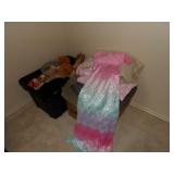 STUFFED ANIMALS, BLANKETS