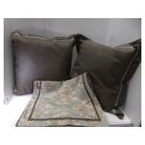 2) 29" X 29" Throw Pillows & 2) Matching King Size
