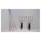 6 Kitchen Tools; 2 Turkey And Poultry Lifters,