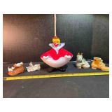 Blown glass clown ashtray, 4 porcelain boots