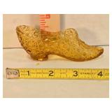 Fenton amber glass slipper, Daisy & Button pattern