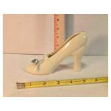 Porcelain ladies slipper w/flower decoration