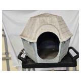 Dog House "Dogloo" dome-style plastic