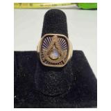 Vintage 14K master mason ring w/ the square and