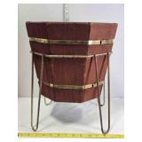 Wooden planter on stand, 14ï¿½" tall