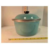 Turquoise Club aluminum Dutch Oven w/lid