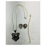 Faux Pearl 30" Necklace Pendant & matching clip-on