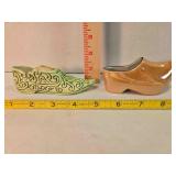 2 ceramic slippers; Green filigree pattern