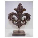 Rustic Distressed Fleur de Lis Table Dï¿½cor