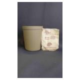 Pampered Chef Stoneware Bread Crock w/Recipe Book