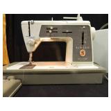 Singer Touch & Sew; Model #600E; Powers Up