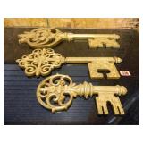 Keys (3); Wall Décor; Plastic; Gold tone Color