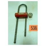 Yale Padlock w/key