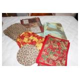 Seasonal placemats and napkins