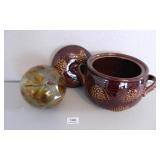 Pine Cone Stew Pot with round Glass Ball