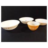 Corelle Pyrex Butterfly Gold Bowls (4)
