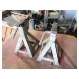 2 Small Jack Stands