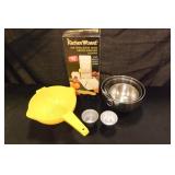 Metal mixing bowls, Kitchen Wizard-in box