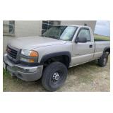 2005 GMC 2500 with plow