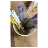 Windshield wiper blades