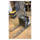 Crown electric pallet jack