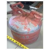 Metal safety gas can